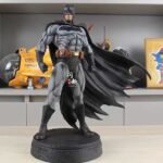 Batman Resin Statue - 38 cm Heroic Pose